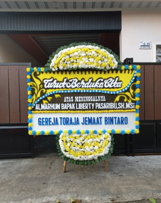 Papan Bunga Duka di Silaing Bawah