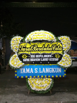 Papan Bunga Duka di Silaing Bawah