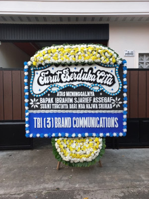 Papan Bunga Duka di Silaing Bawah